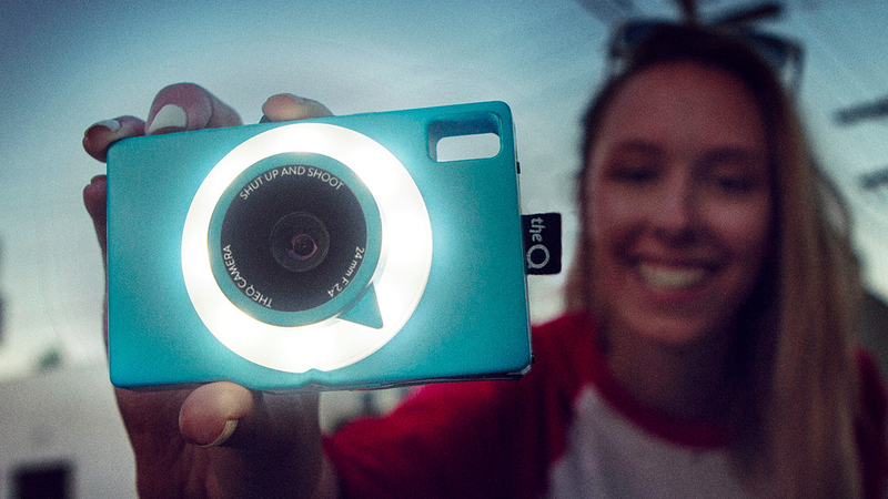 Illustration for article titled A Simple Waterproof Camera That Automatically Shares Your Shots Online